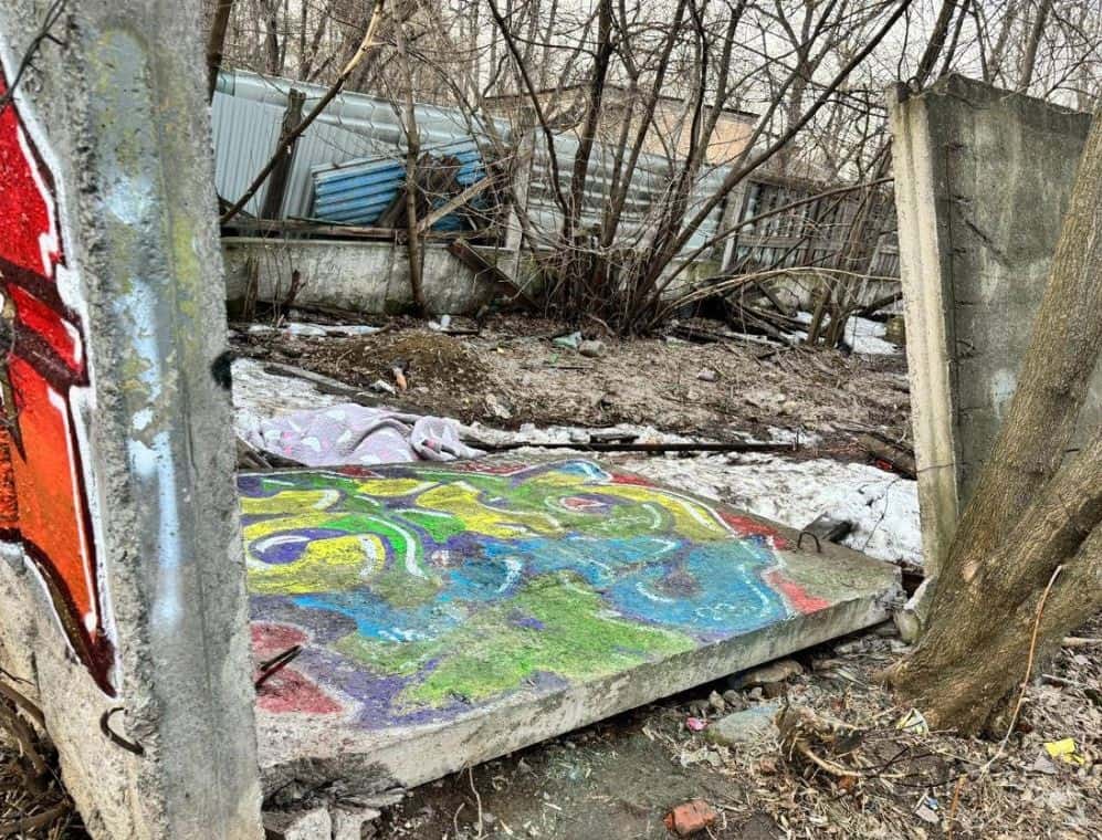 В Подмосковье бетонная плита раздавила 7-летнюю девочку