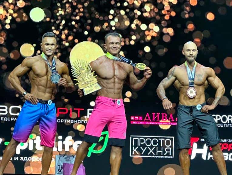 Бодибилдеры из Каменска-Уральского заняли призовые места челябинском чемпионате