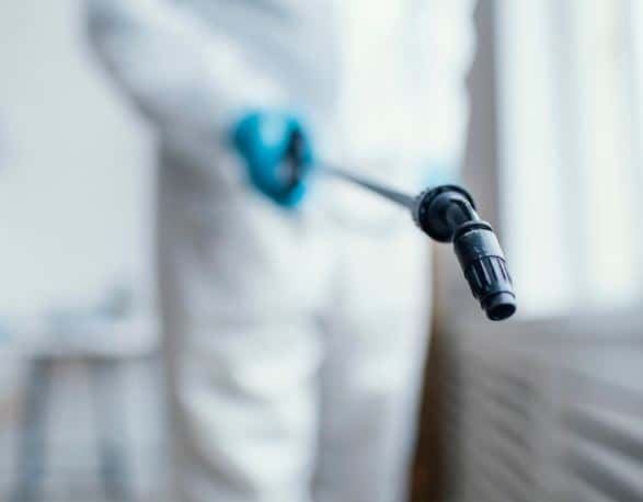 После паводка в Орске проводят массовую дезинфекцию улиц