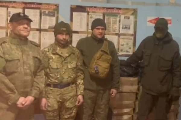Боевое братство. Депутаты Каменска-Уральского получили благодарственные письма за помощь
