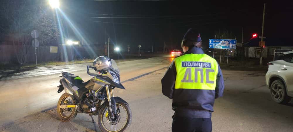 ГИБДД устанавливает обстоятельства ДТП, в котором пострадал водитель мотоцикла