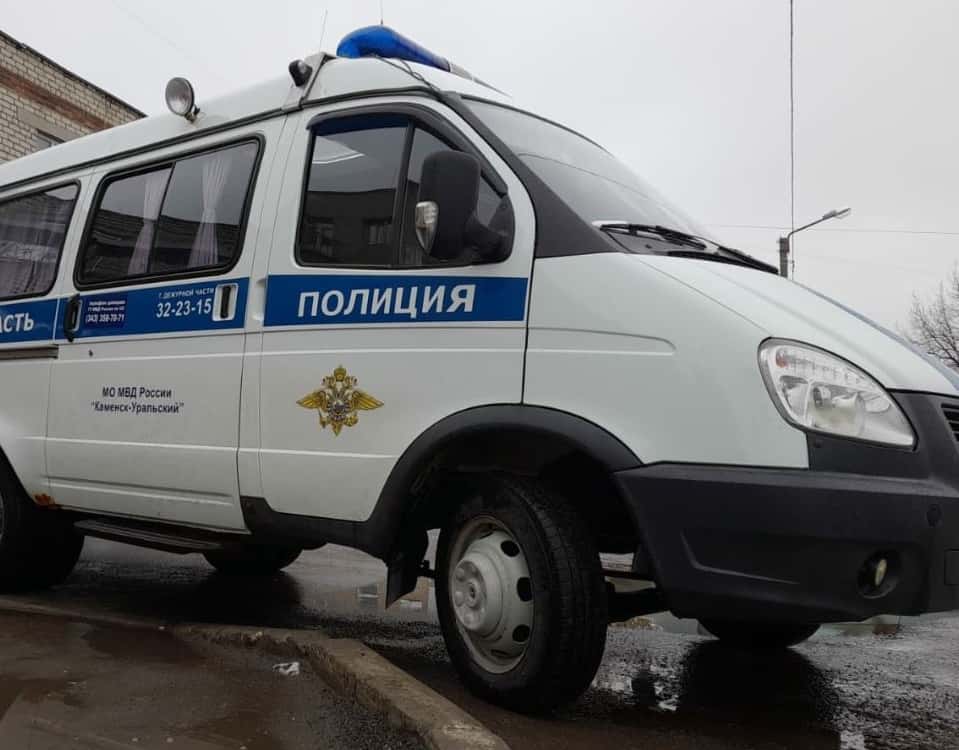 Житель Каменска-Уральского накупил на чужую карту орехов и кураги