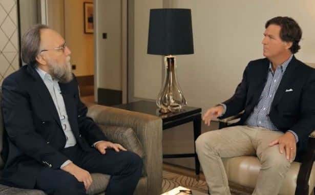 Американский журналист Такер Карлсон взял интервью у философа Александра Дугина