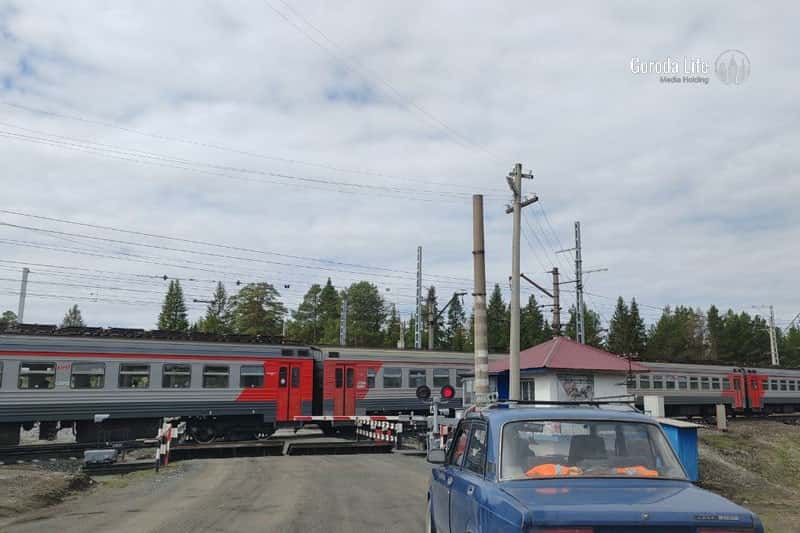 Электричка "Дружинино - Каменск-Уральский" была задержана из-за непогоды
