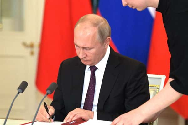 Владимир Путин представил Андрея Белоусова в должности министра обороны