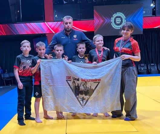 Спортсмены из Каменска-Уральского заняли призовые места на турнире по кикбоксингу