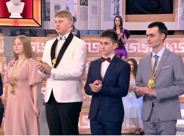 Школьник из Каменска-Уральского стал призером телевикторины «Умницы и умники»