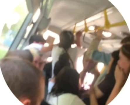 Почему одну меня задержали? Устроившая драку в автобусе девушка рассказала свою версию конфликта