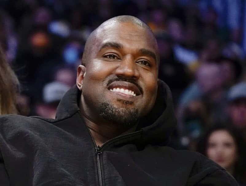 Американский рэпер Канье Уэст прилетел в Москву. Что известно на данный момент