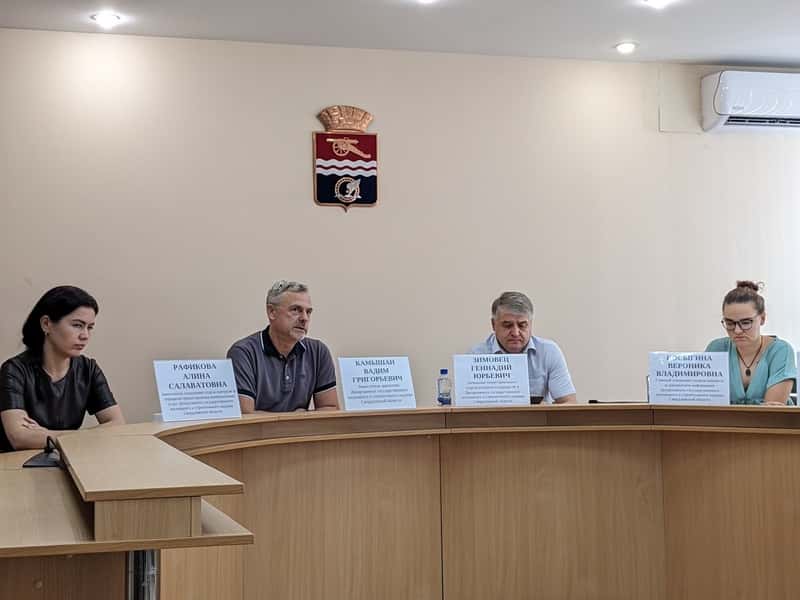 От коммунальных услуг до уборки подъездов: каменским УК рассказали о новых законах