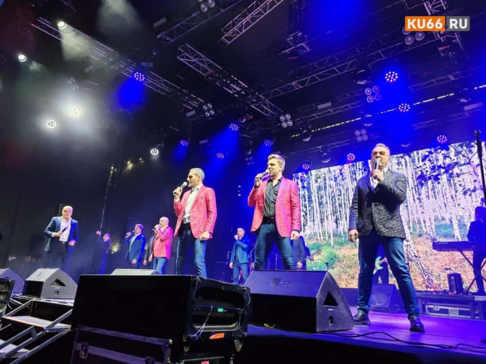 «Нам на санкции плевать»: «Хор Турецкого» спел эксклюзивную песню про трубный завод в Каменске