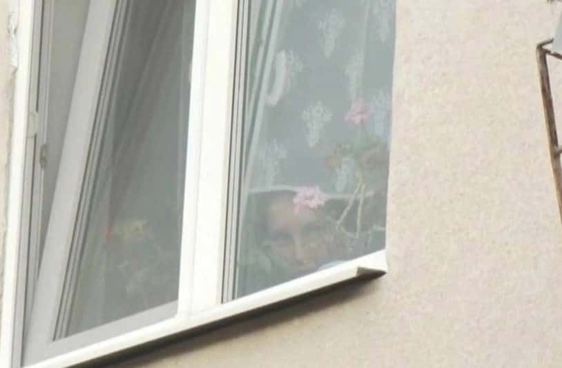 «Уже избил за это»: парень и мать жительницы Каменска, душившей сына из мести, вступились за нее