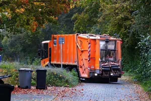 В Каменске-Уральском начали ставить новые мусорные баки