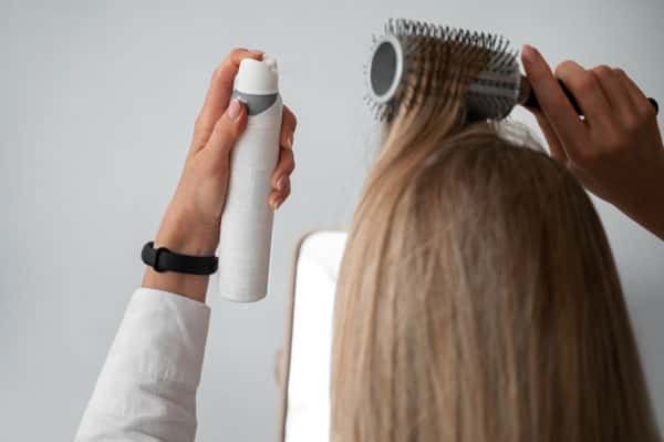 Нутрициолог объяснил, как нужно укреплять свои волосы