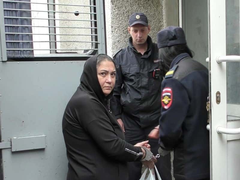 Обобрали пенсионерку: цыганскую ОПГ судят в Каменске-Уральском — состоялось первое рассмотрение