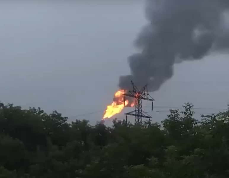 Мощный взрыв произошел на нефтезаводе в Омске — два человека пострадали. Видео