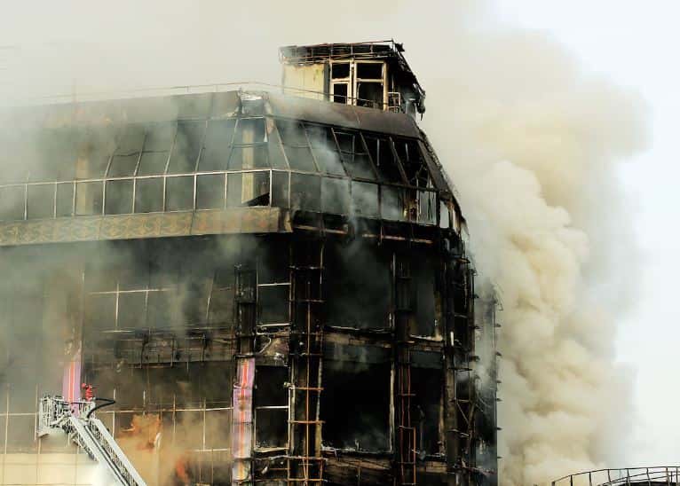 В Екатеринбурге пожар охватил цех в 1000 квадратных метров