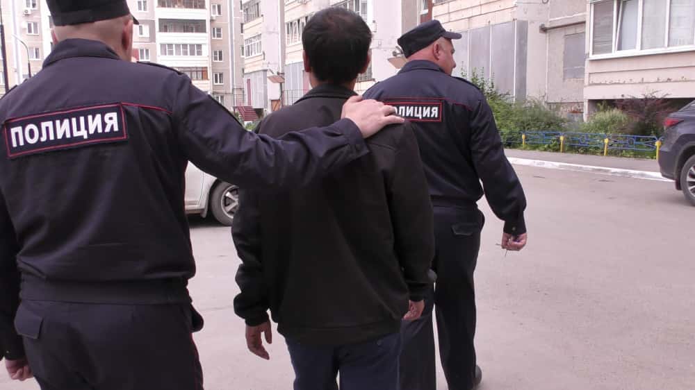 Из Каменска-Уральского депортировали нелегального мигранта