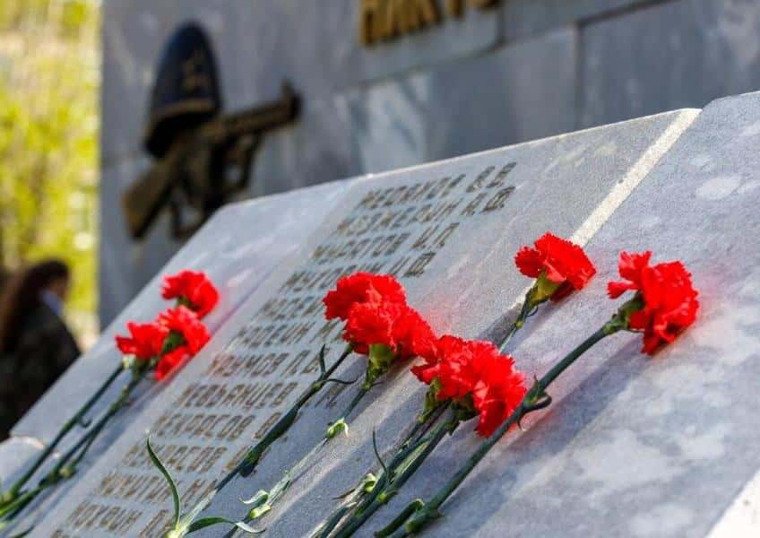 Символ Каменска-Уральского — СинТЗ рассказал о монументах, изготовленных сотрудниками предприятия