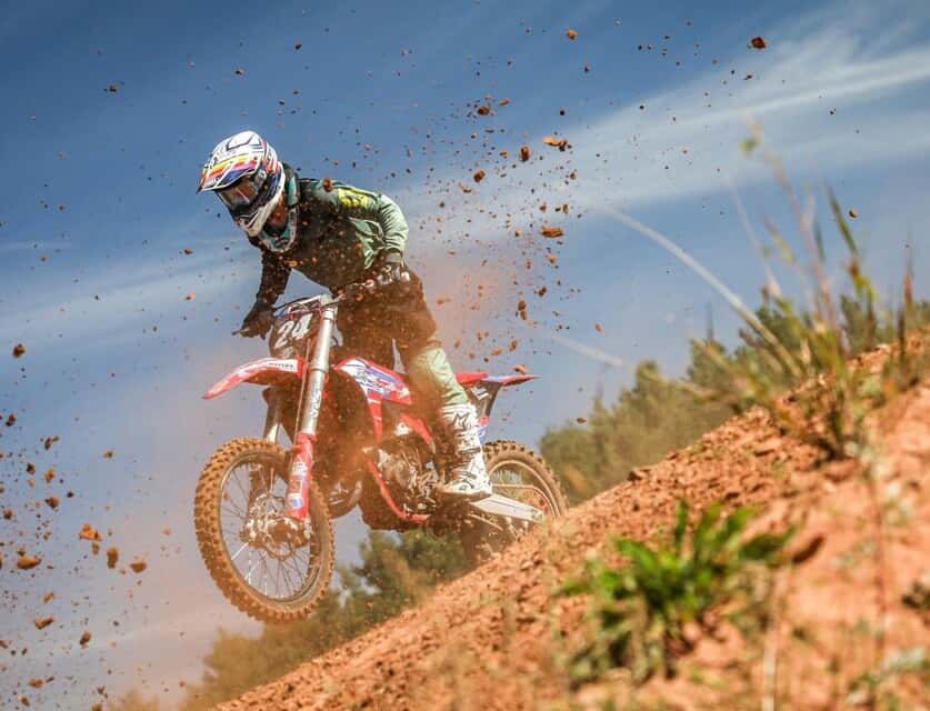 Свердловские спортсмены завоевали медали на главном этапе чемпионата РФ по мотокроссу