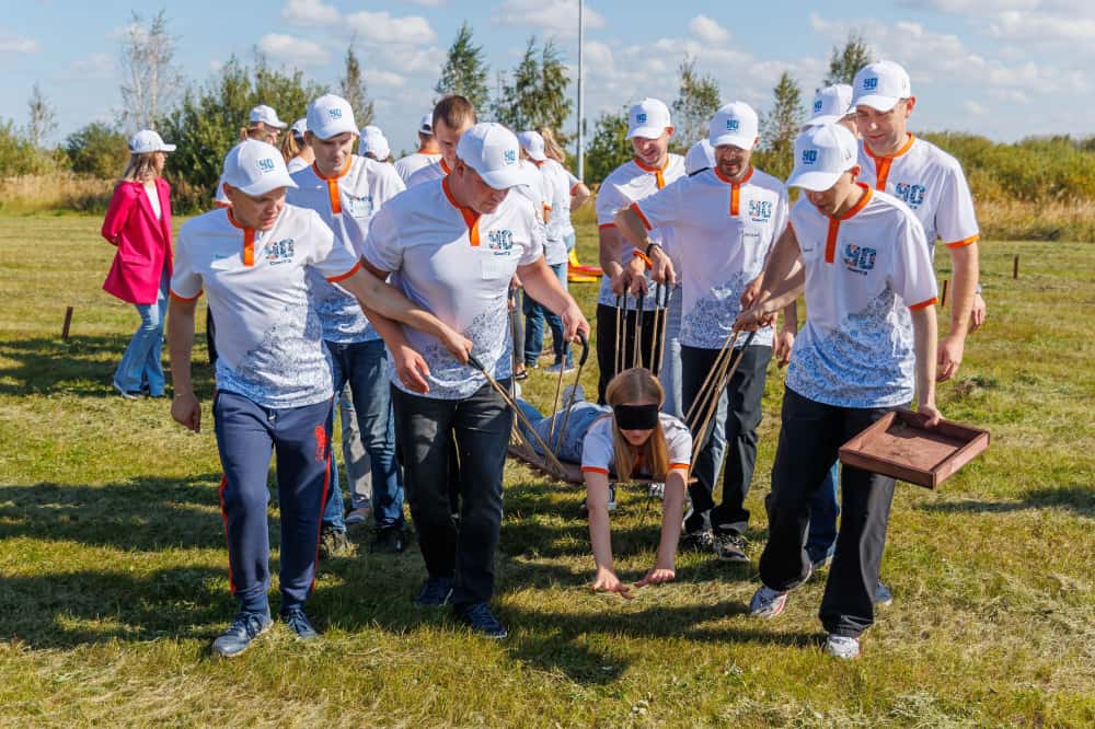 Работники СинТЗ провели необычный тренинг на сплоченность