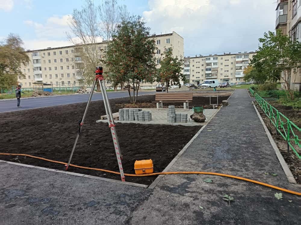 Власти Каменска-Уральского отчитались о скором завершении благоустройства дворов