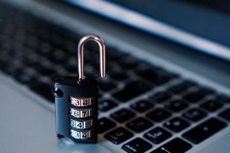 Роскомнадзор начнет блокировать «зеркала» запрещенных сайтов с 1 октября