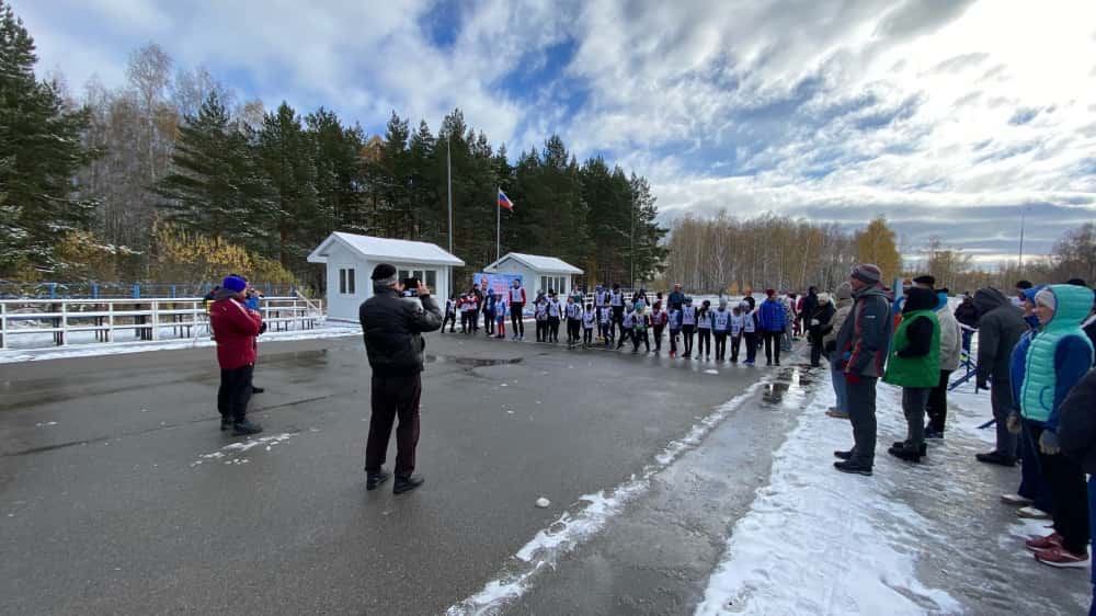 Десятки легкоатлетов почтили память легендарного каменского спортсмена Цуканова