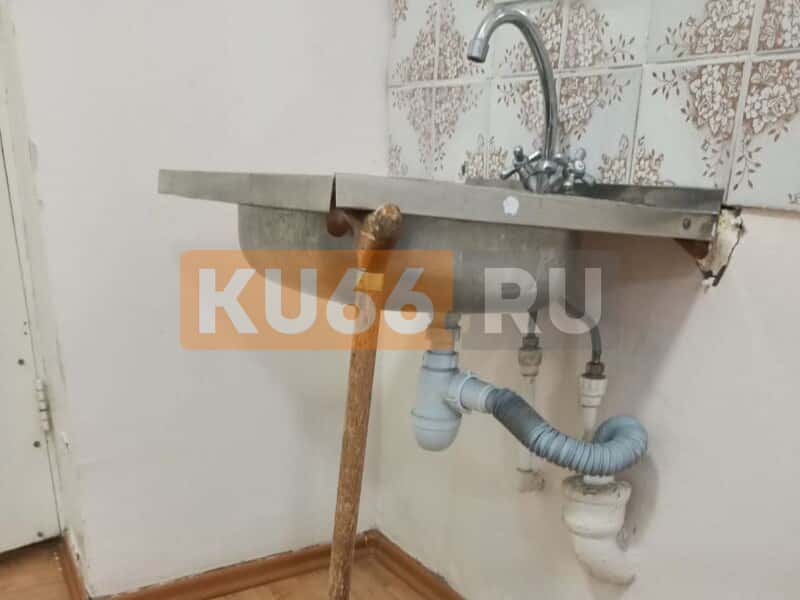 "Хватались за сливной бачок": пациенты хирургического отделения больницы Каменска-Уральского жалуются на условия