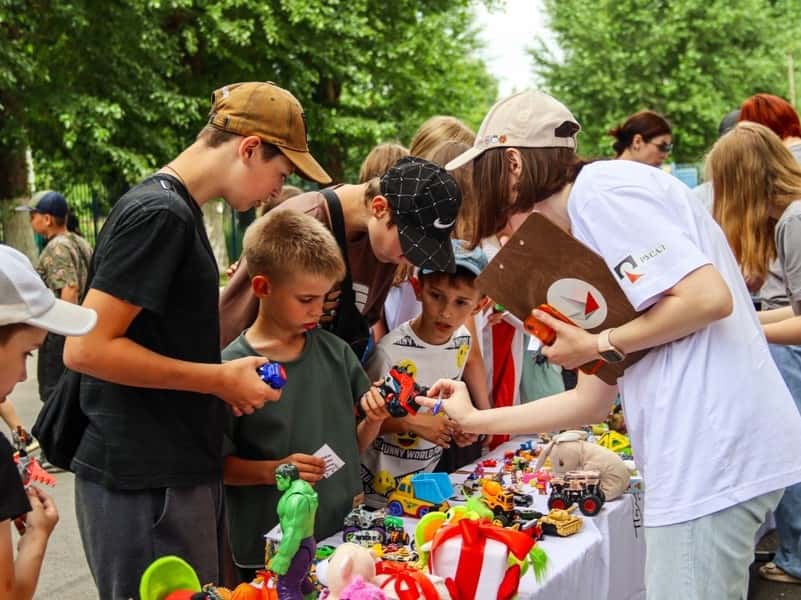 Вторая жизнь игрушек: РУСАЛ проводит ярмарку в Каменске-Уральском