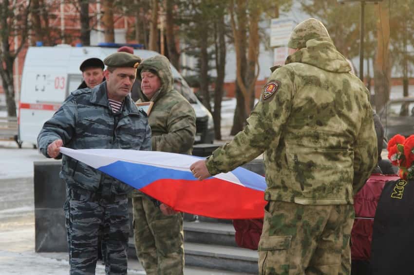 В Каменске-Уральском простились сразу с тремя земляками, погибшими на СВО