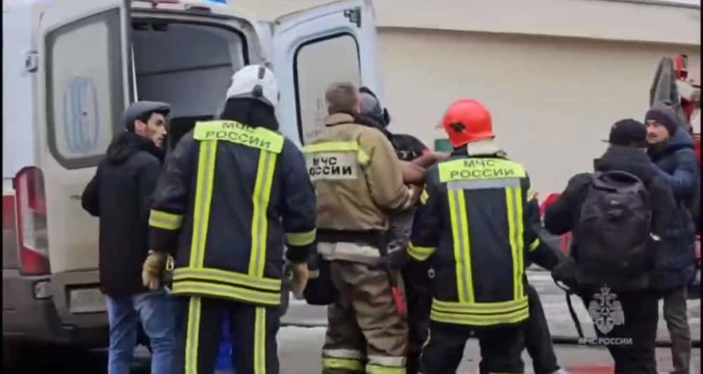 Таксиста, который помогал спасать людей из горящей больницы в Екатеринбурге, хотят депортировать 