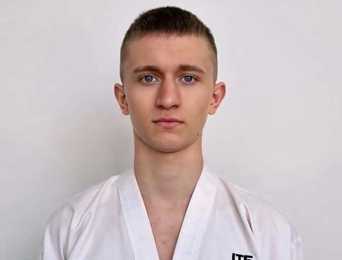 Егор Грибанов из Каменска-Уральского победил в соревнованиях по тхэквондо в Екатеринбурге