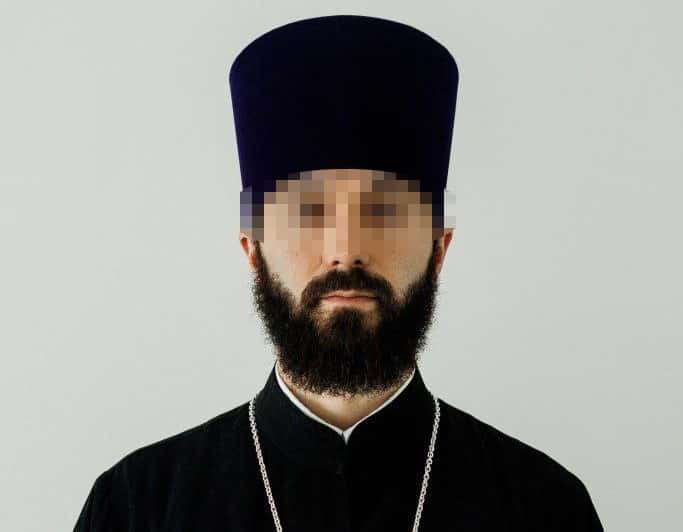 Мастурбировал на дверь и напал на девушку: священника-извращенца задержали в Екатеринбурге