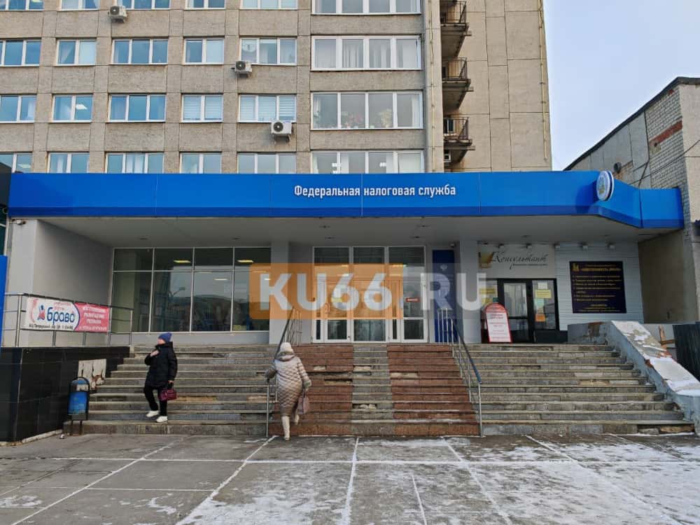 "Инспекторы не справляются": каменцы выстроились в очереди, чтобы успеть оплатить налоги