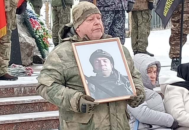 В Каменске-Уральском простились с разведчиком, погибшим на СВО