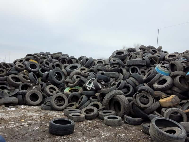 В Каменске-Уральском из резиновой крошки от покрышек будут делать вещи