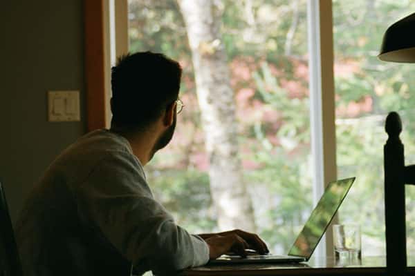 Больничный или удаленка? Россияне смогут выбирать