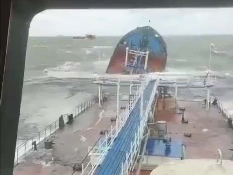 Крушение танкеров в Керченском проливе: что известно на данный момент