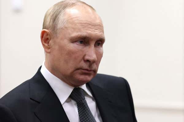 Владимир Путин наградил заводчан из Каменска-Уральского медалями "За заслуги перед Отечеством"