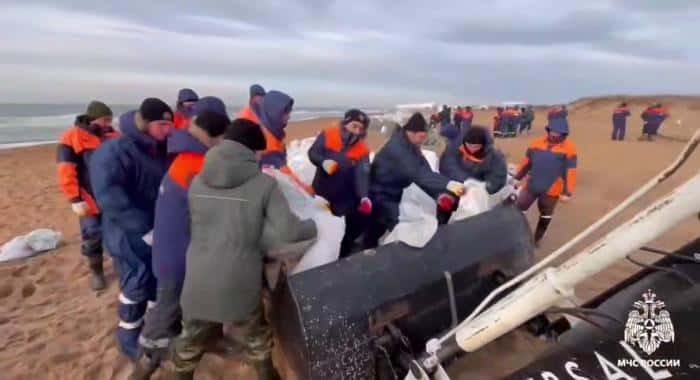 Предстоящий курортный сезон в Анапе может быть сорван из-за разлива мазута в Черном море 