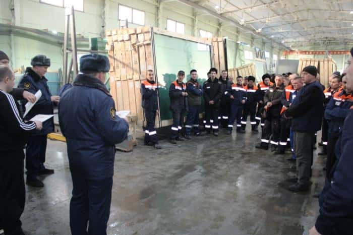 Каменских заключенных наградили за добросовестный труд грамотами и пирогами