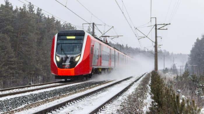 Больше 16 тысяч пассажиров за первый месяц курсирования перевез "Финист" Екатеринбург — Каменск-Уральский — Челябинск