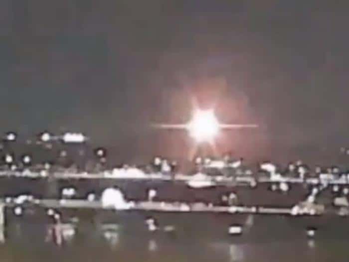 Авиакатастрофа в США: пассажирский самолет столкнулся с военным вертолетом, есть жертвы