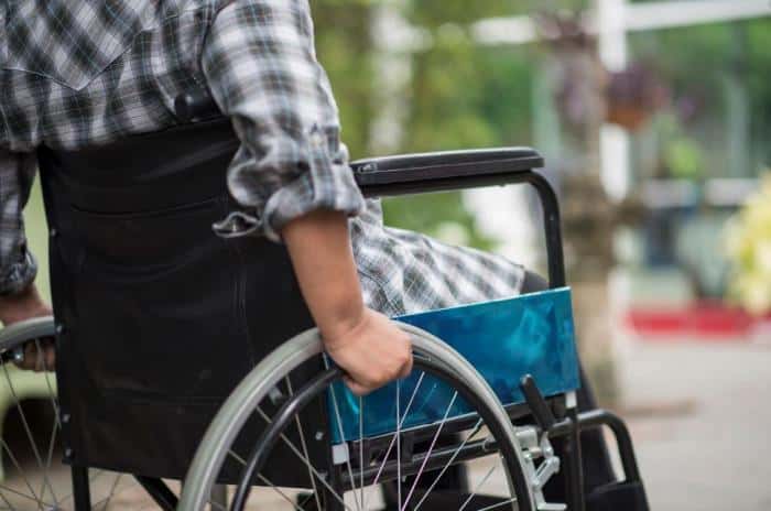 Уход за инвалидами и пожилыми людьми: что изменилось для свердловчан в 2025 году