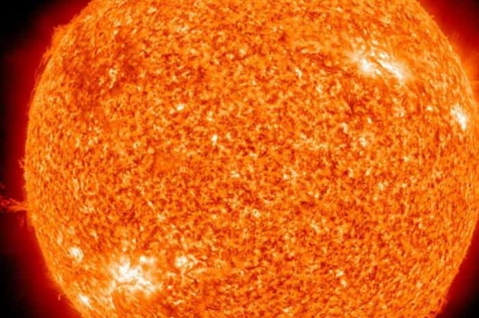 Будет буря? 40 вспышек на Солнце зафиксировали астрономы за двое суток 