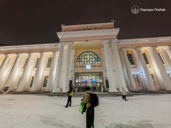 Оставил в туалете шприц: на железнодорожном вокзале Екатеринбурга поймали наркомана