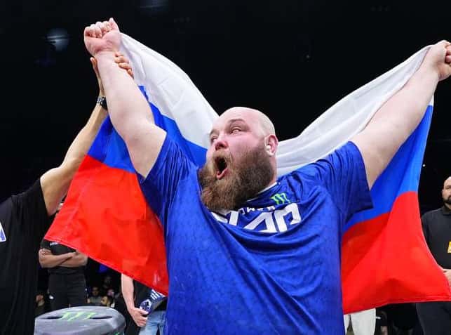 «Король пощечин»: Василий «Пельмень» приедет в Екатеринбург