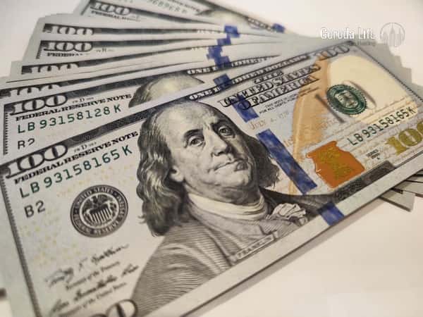 Курс доллара опустился ниже 90 рублей: новый рекорд 2025 года