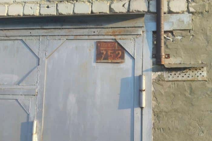 Токсичный дым в Каменске-Уральском: "Гараж на ул. Лечебная создает угрозу для здоровья жителей!"